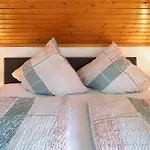 Apartmenthaus Fister アパート シュルッフゼー